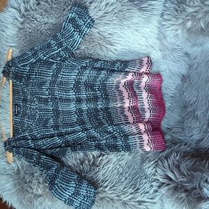 Bebe 3/4 Arm Slit Ombre Flowy Top